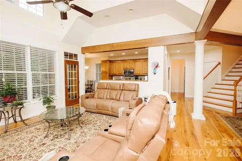 487 Cross Creek Drive Marion NC 28752