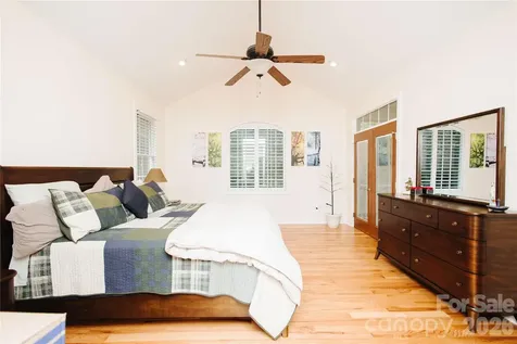487 Cross Creek Drive Marion NC 28752