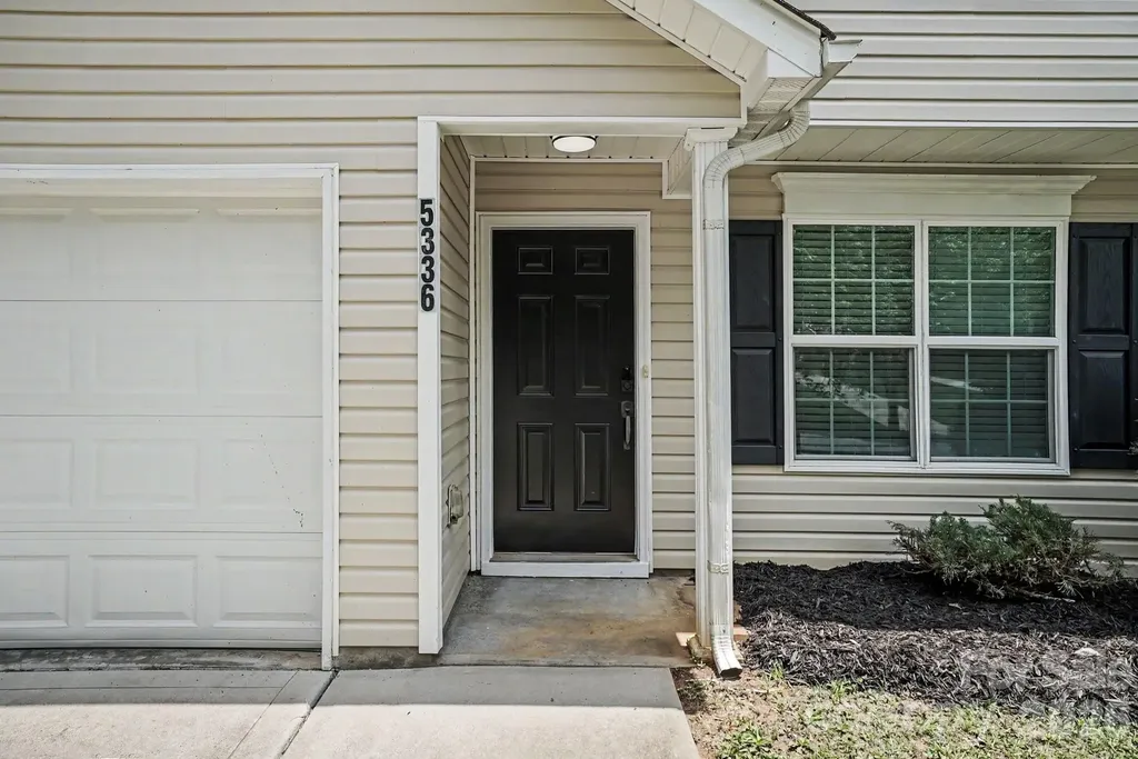 5336 Beam Lake Drive Charlotte NC 28216