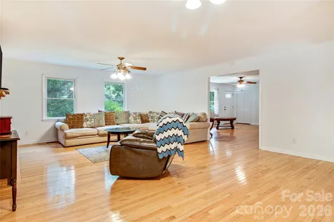 329 Dix Creek #2 Road Leicester NC 28748