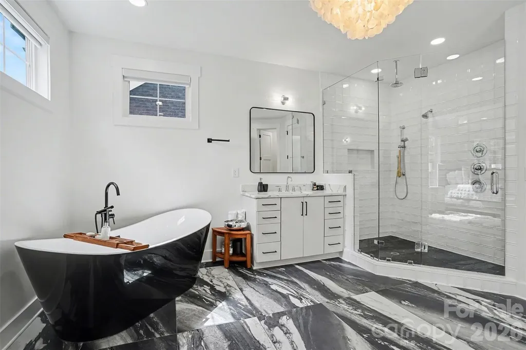 915 Laurel Creek Lane Charlotte NC 28211
