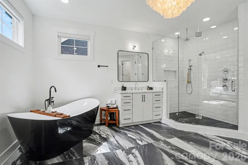 915 Laurel Creek Lane Charlotte NC 28211
