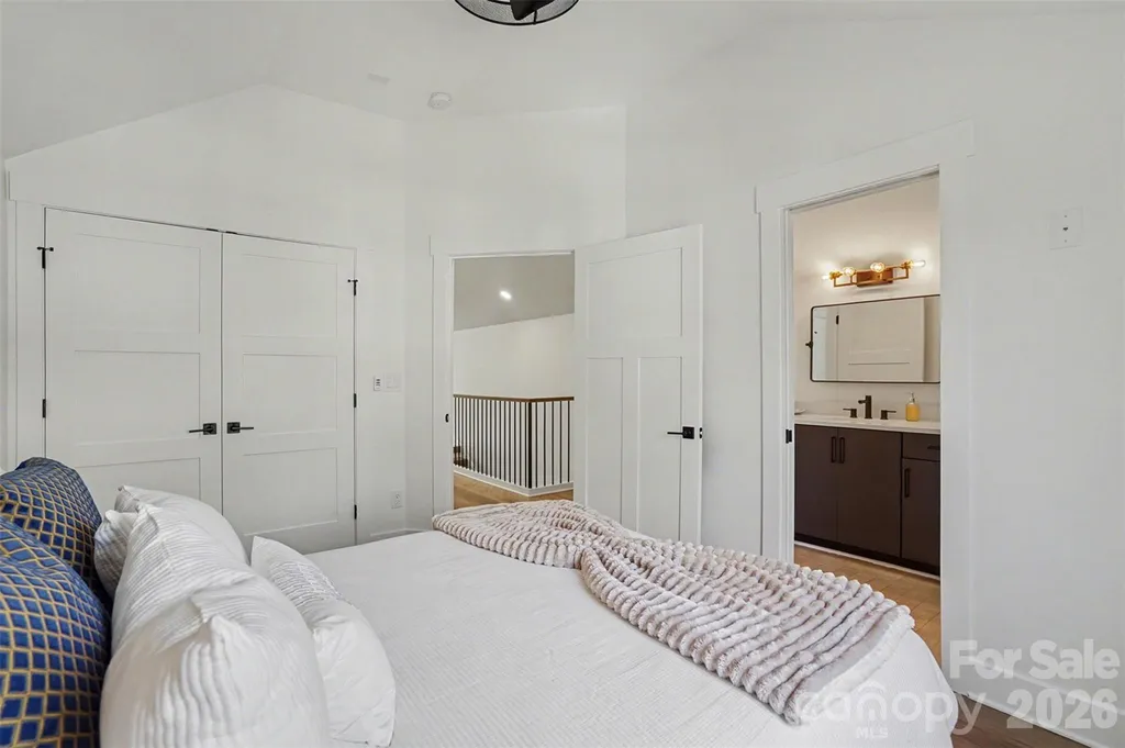 915 Laurel Creek Lane Charlotte NC 28211