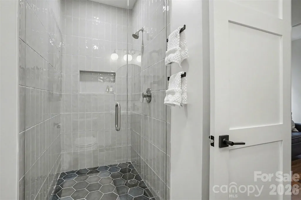 915 Laurel Creek Lane Charlotte NC 28211