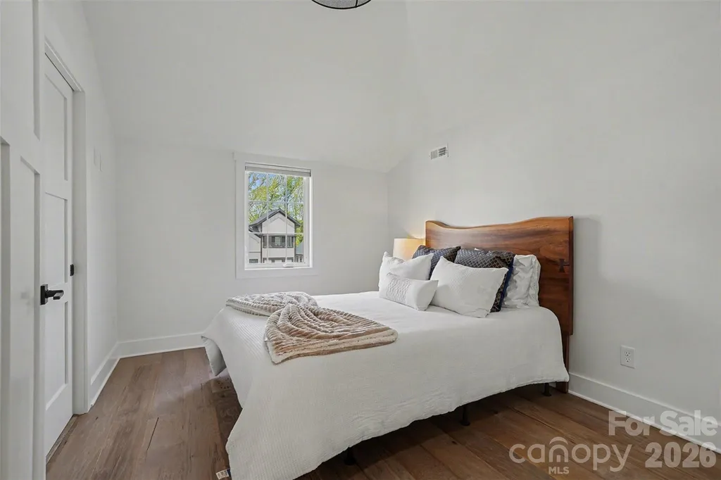 915 Laurel Creek Lane Charlotte NC 28211