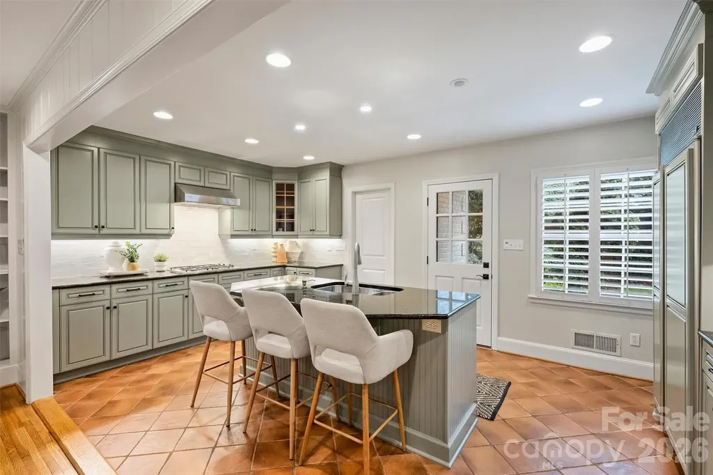5519 Robinhood Road Charlotte NC 28211