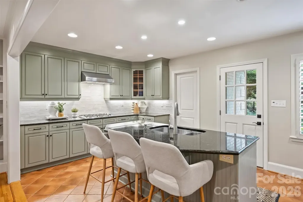 5519 Robinhood Road Charlotte NC 28211