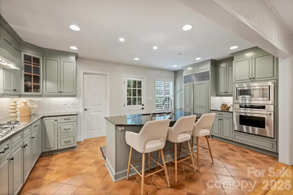 5519 Robinhood Road Charlotte NC 28211