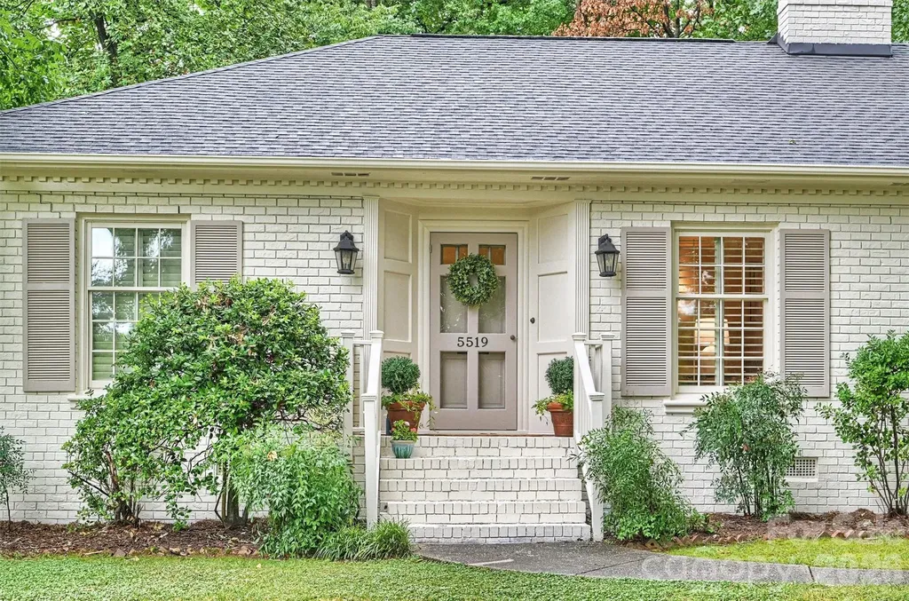 5519 Robinhood Road Charlotte NC 28211