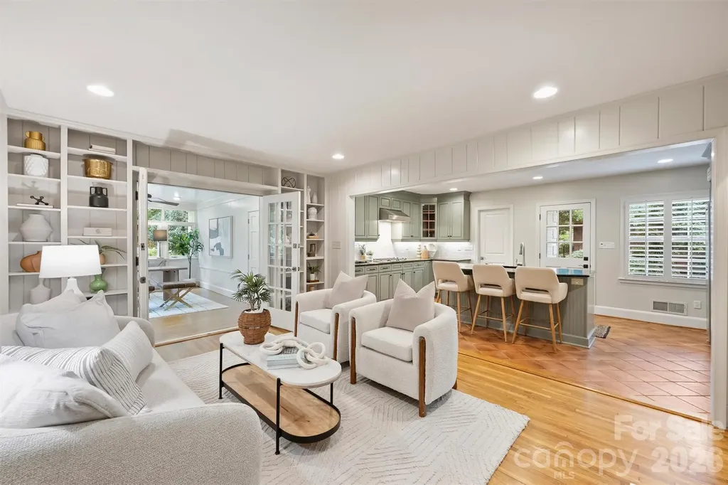 5519 Robinhood Road Charlotte NC 28211