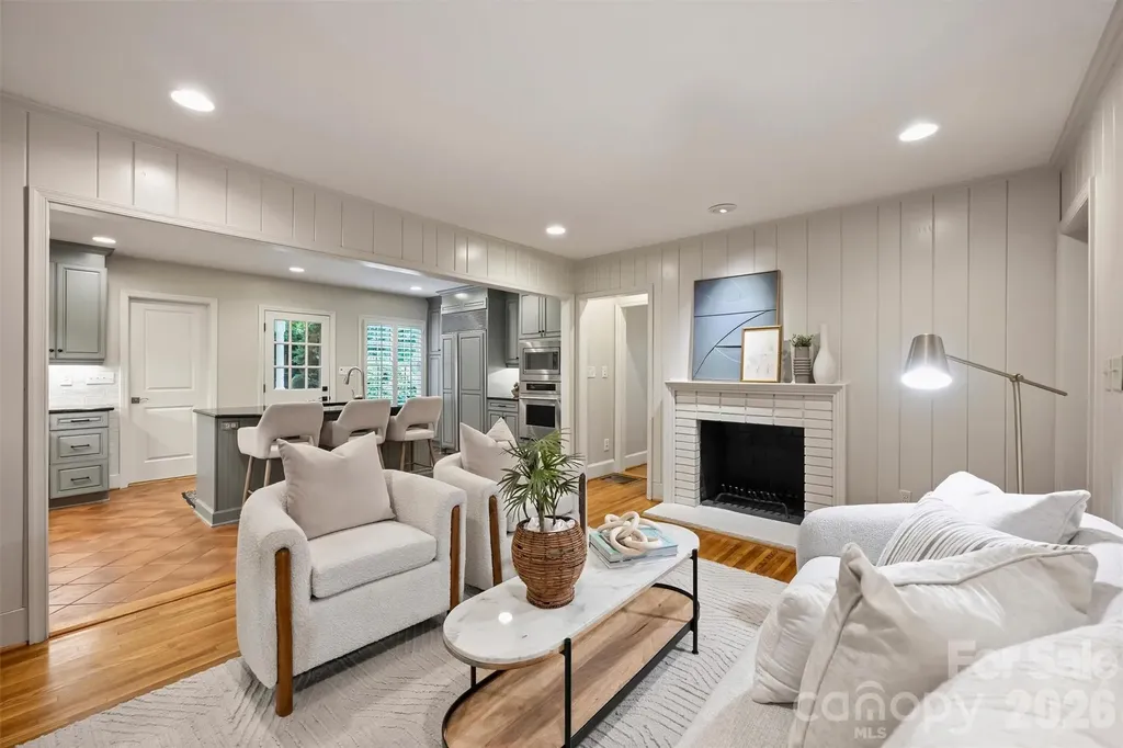 5519 Robinhood Road Charlotte NC 28211
