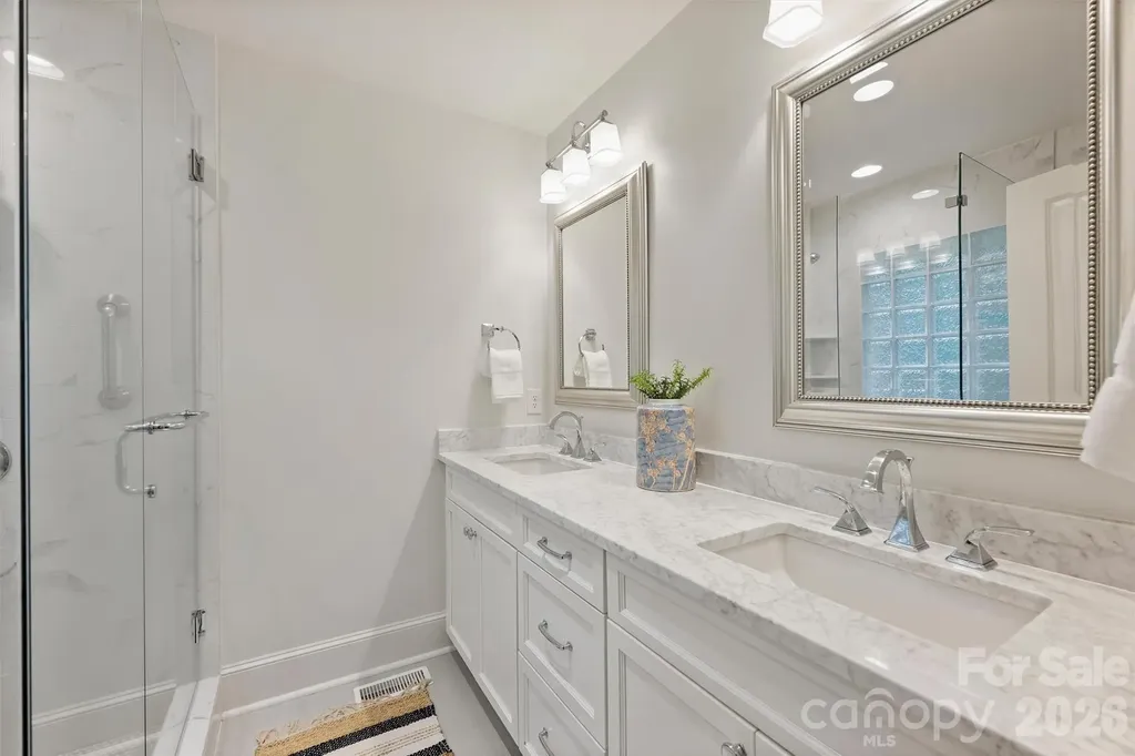 5519 Robinhood Road Charlotte NC 28211