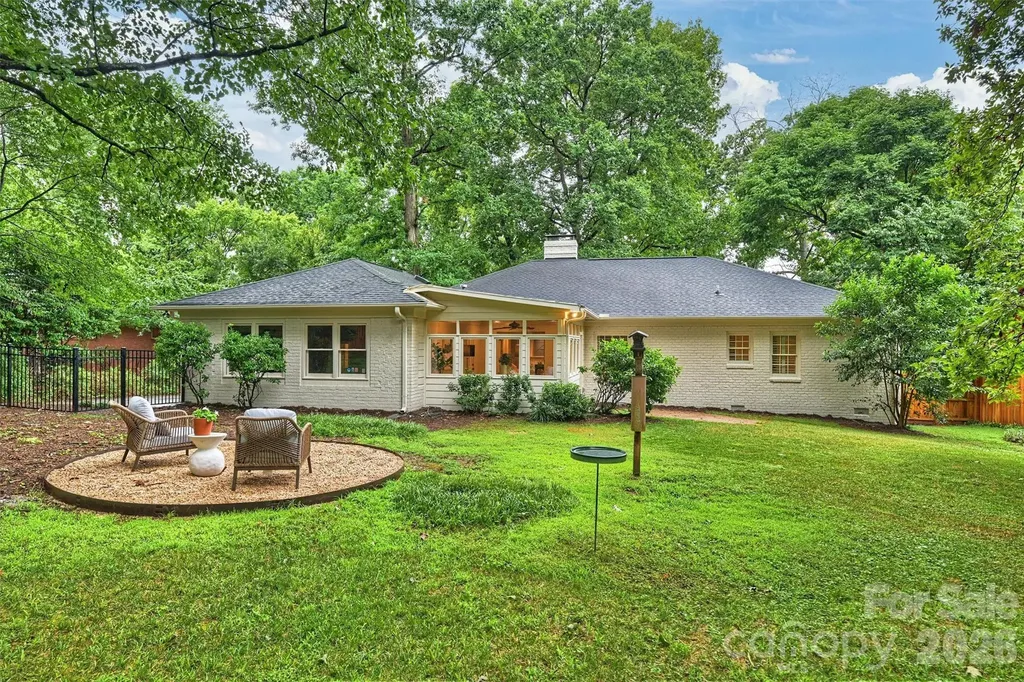 5519 Robinhood Road Charlotte NC 28211