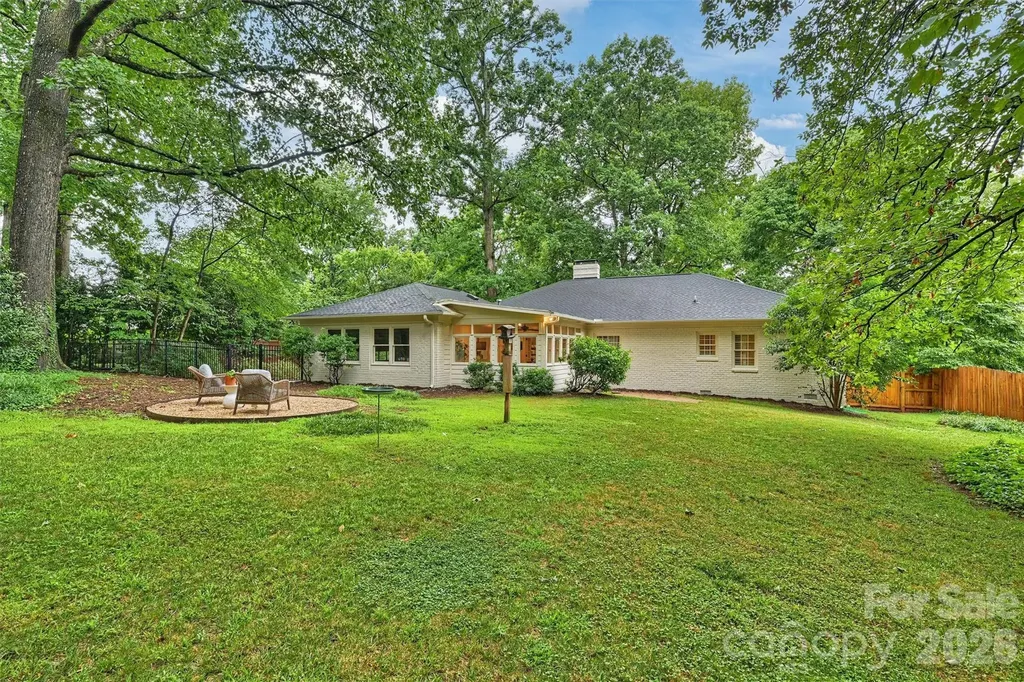 5519 Robinhood Road Charlotte NC 28211