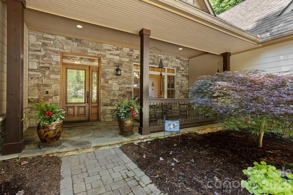 132 Pinnacle Peak Lane Flat Rock NC 28731