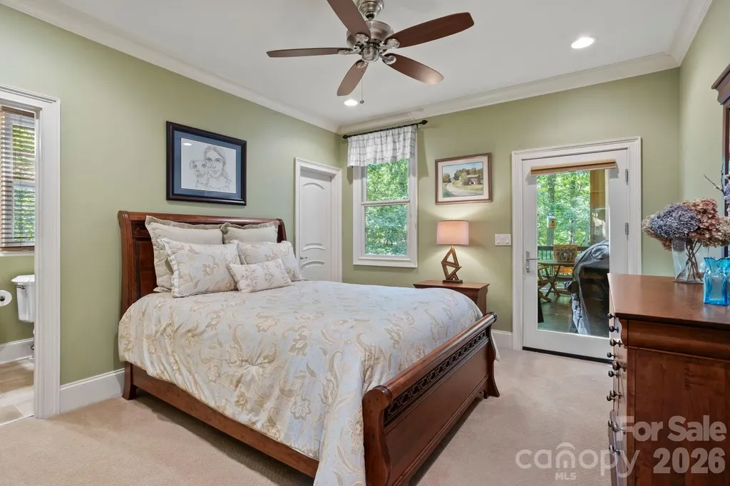 132 Pinnacle Peak Lane Flat Rock NC 28731