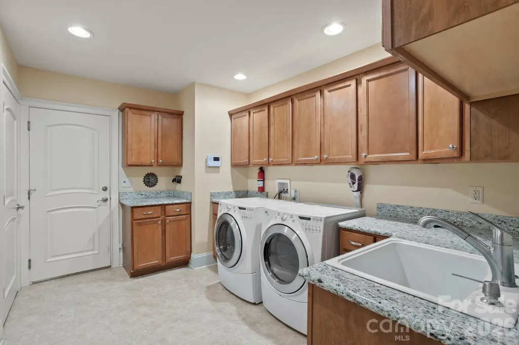132 Pinnacle Peak Lane Flat Rock NC 28731
