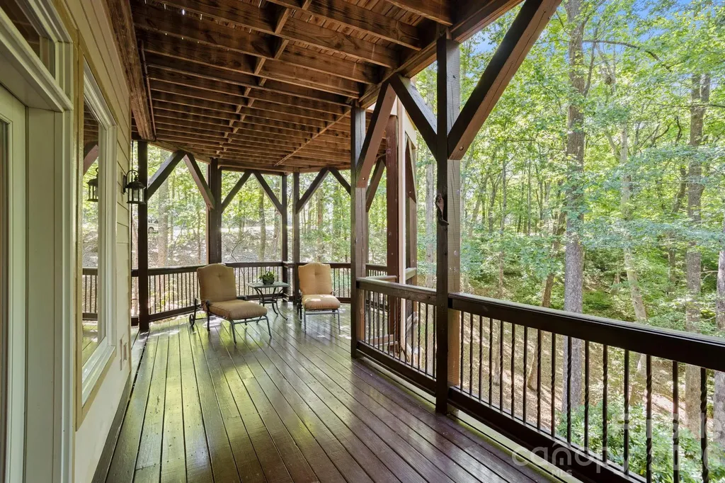 132 Pinnacle Peak Lane Flat Rock NC 28731