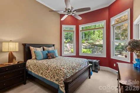 132 Pinnacle Peak Lane Flat Rock NC 28731