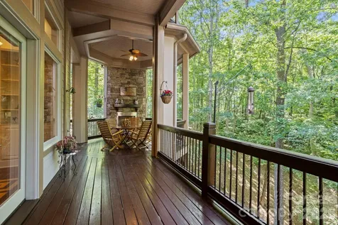 132 Pinnacle Peak Lane Flat Rock NC 28731