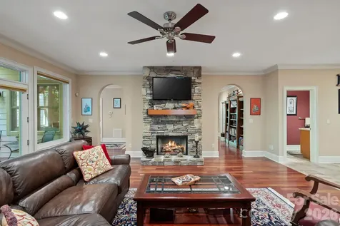 132 Pinnacle Peak Lane Flat Rock NC 28731