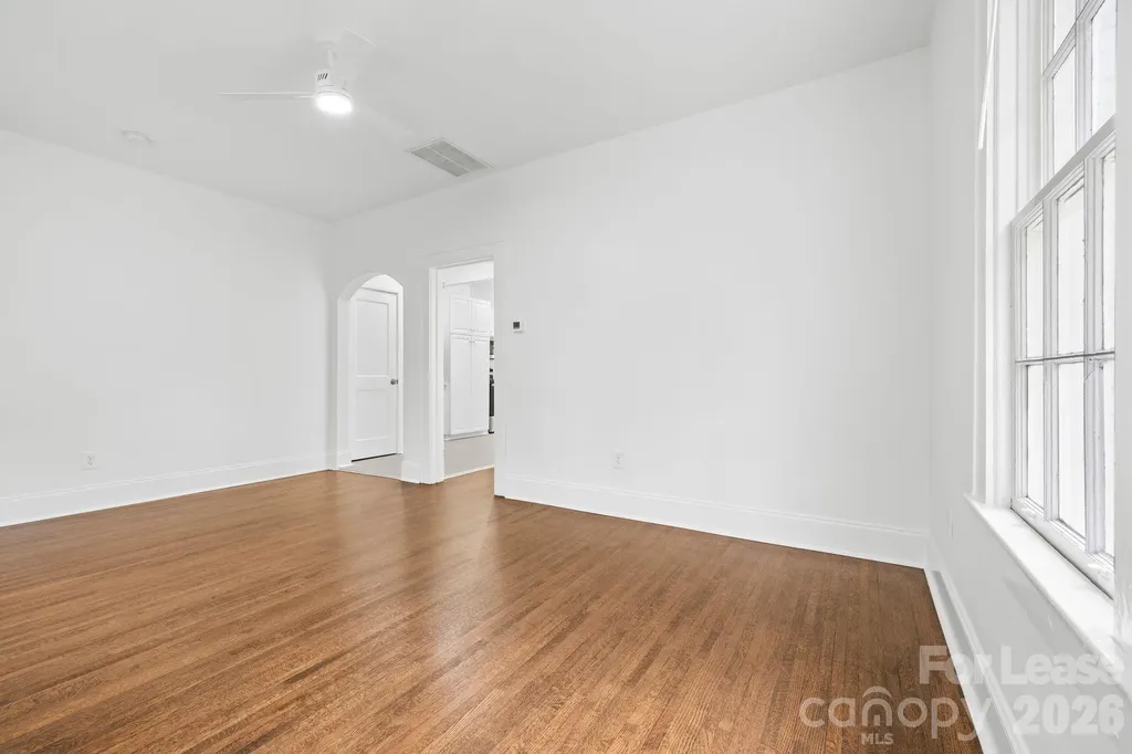 2112 Crescent Avenue Charlotte NC 28207