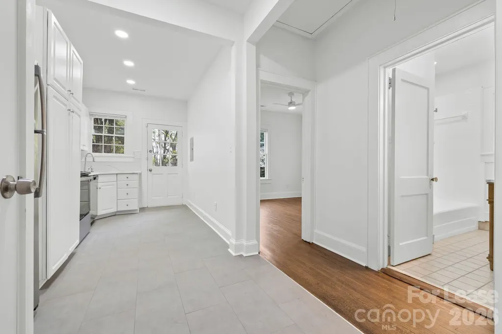 2112 Crescent Avenue Charlotte NC 28207