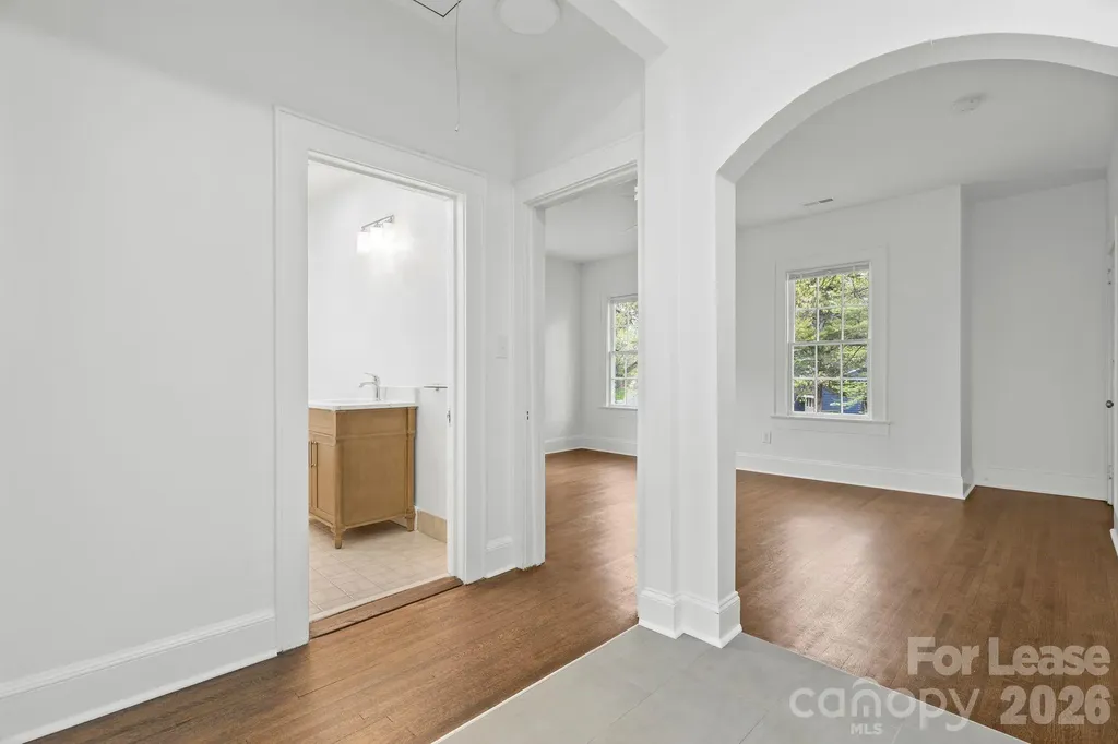 2112 Crescent Avenue Charlotte NC 28207