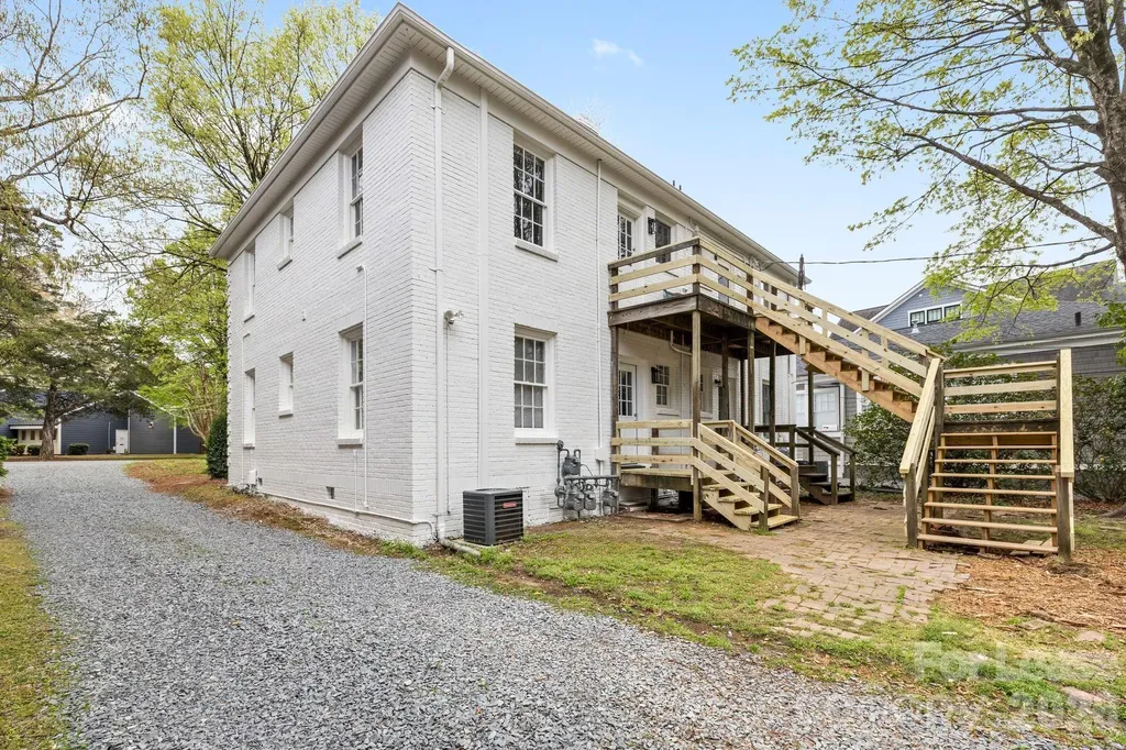 2112 Crescent Avenue Charlotte NC 28207