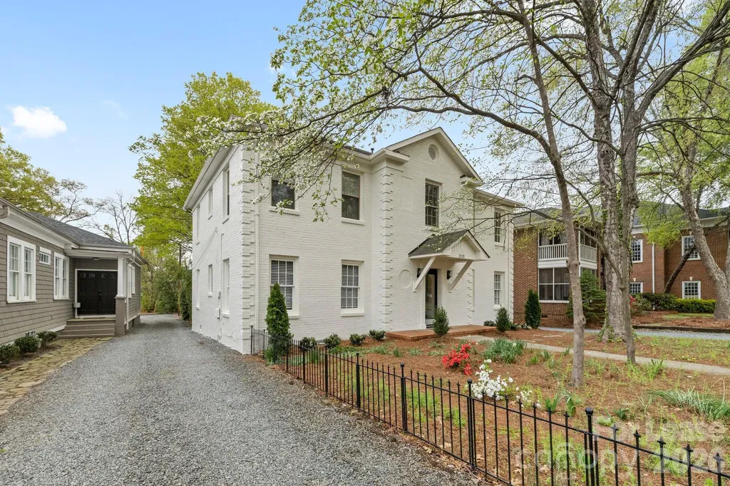 2112 Crescent Avenue Charlotte NC 28207
