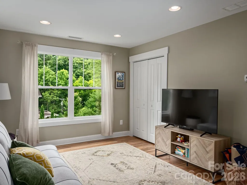 80 Bassett Road Asheville NC 28804