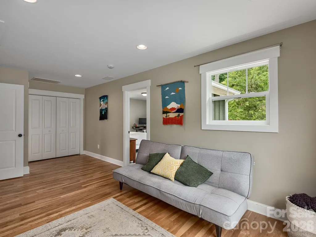 80 Bassett Road Asheville NC 28804