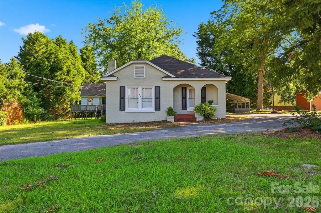 623 E Ohio Avenue Bessemer City NC 28016