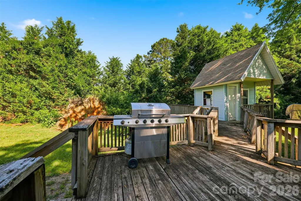 623 E Ohio Avenue Bessemer City NC 28016