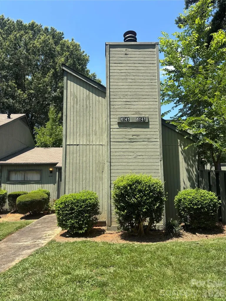6141 Bent Tree Court Charlotte NC 28212
