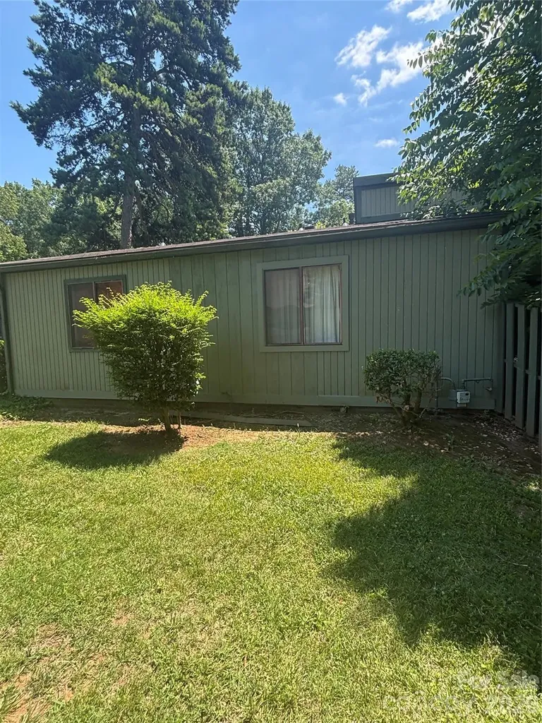 6141 Bent Tree Court Charlotte NC 28212