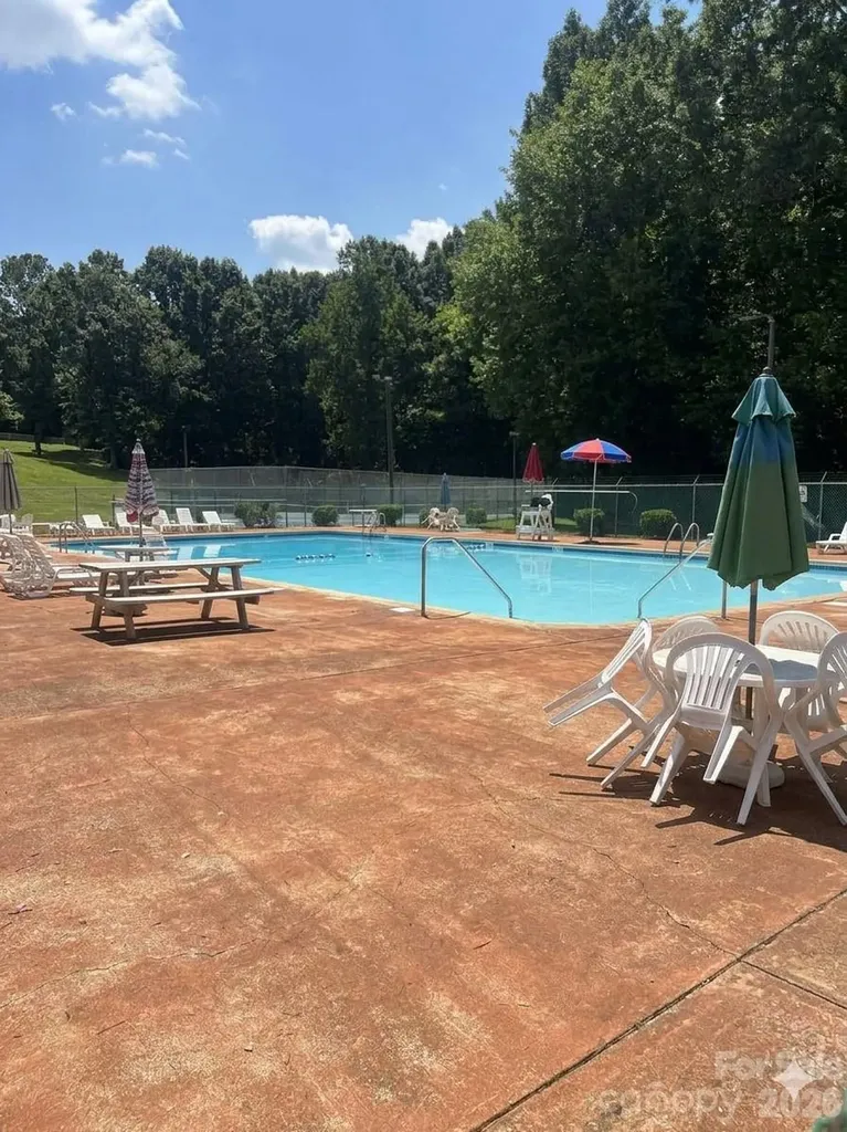 6141 Bent Tree Court Charlotte NC 28212