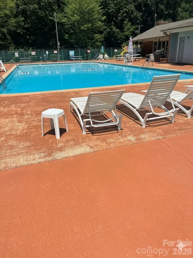 6141 Bent Tree Court Charlotte NC 28212
