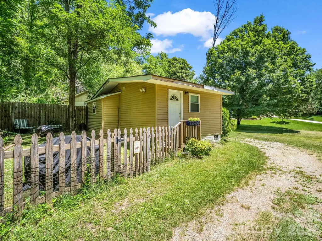11 Charlie Hill Memorial Drive Fairview NC 28730