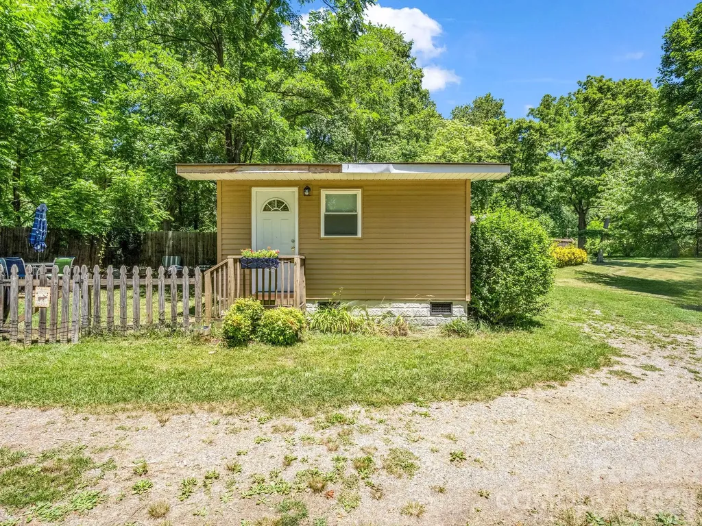 11 Charlie Hill Memorial Drive Fairview NC 28730