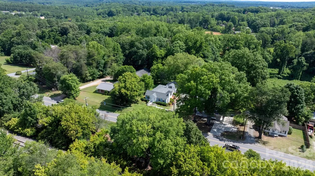 608 1st Street W Conover NC 28613