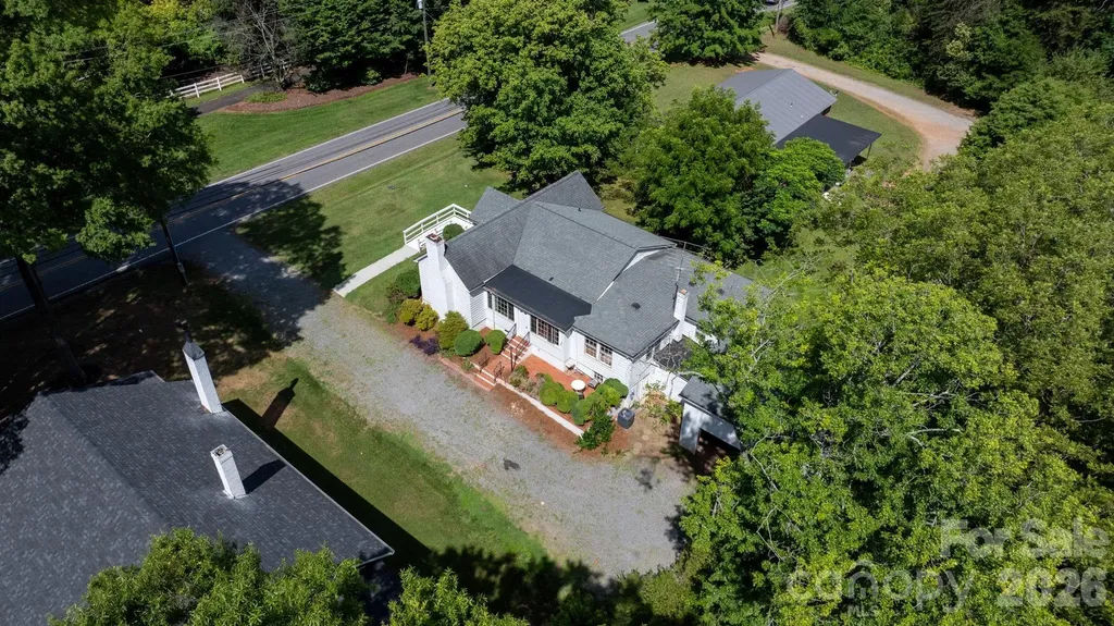 608 1st Street W Conover NC 28613