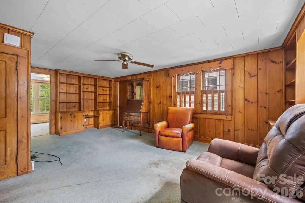 608 1st Street W Conover NC 28613