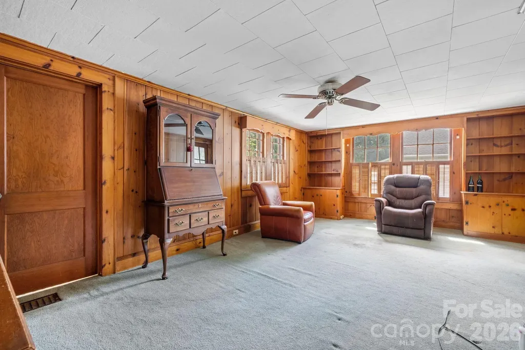 608 1st Street W Conover NC 28613