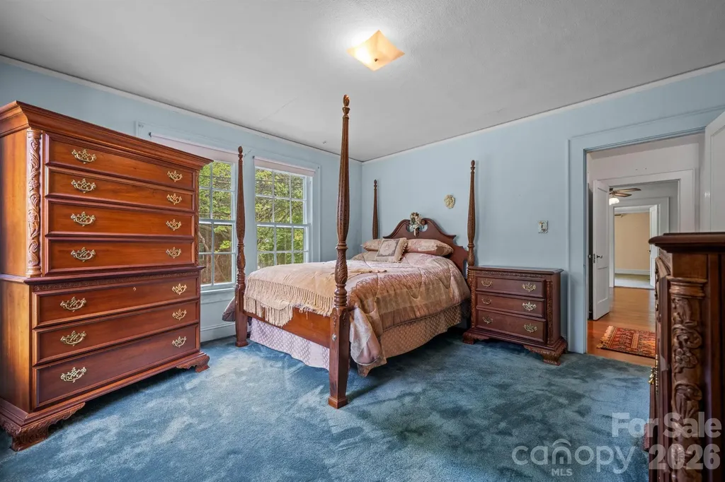 608 1st Street W Conover NC 28613