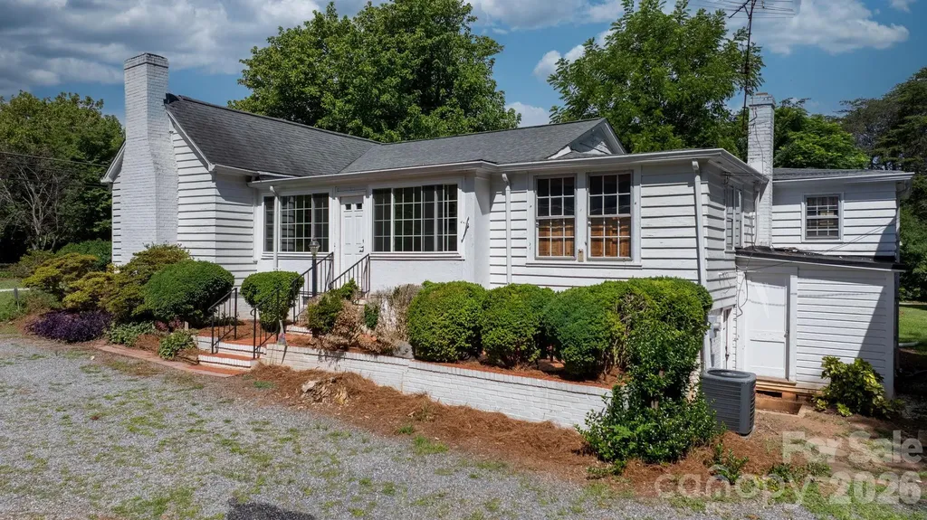 608 1st Street W Conover NC 28613