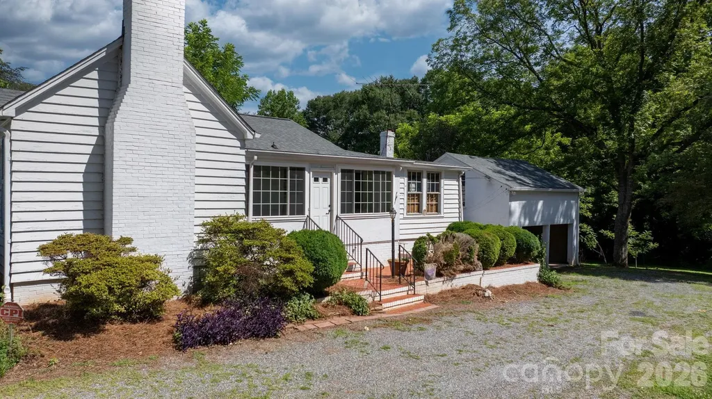 608 1st Street W Conover NC 28613