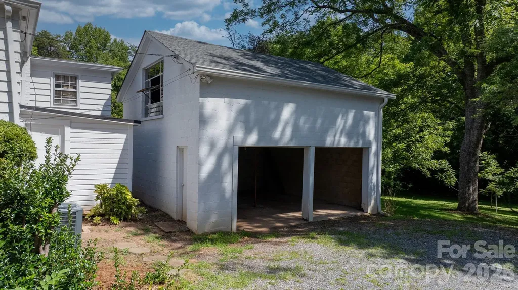 608 1st Street W Conover NC 28613