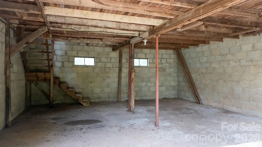 608 1st Street W Conover NC 28613