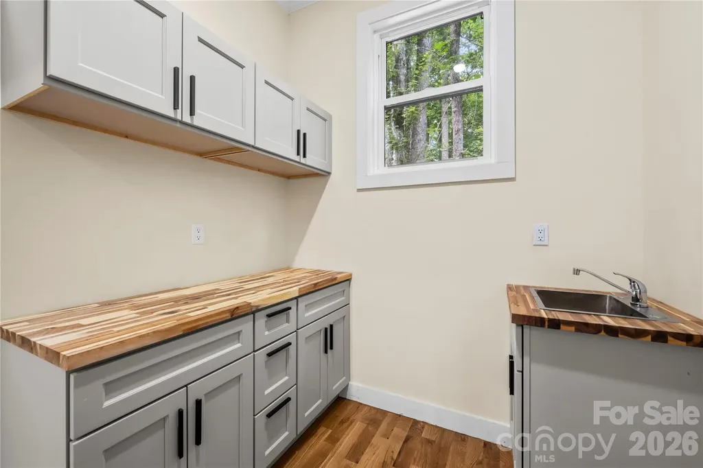 210 Hickory Tree Lane Hendersonville NC 28739